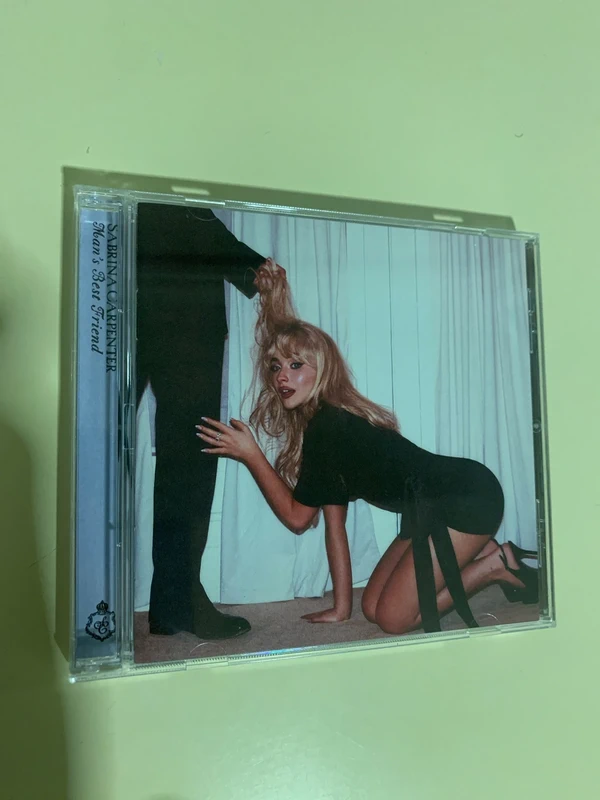CD Man’s Best Friend Sabrina Carpenter