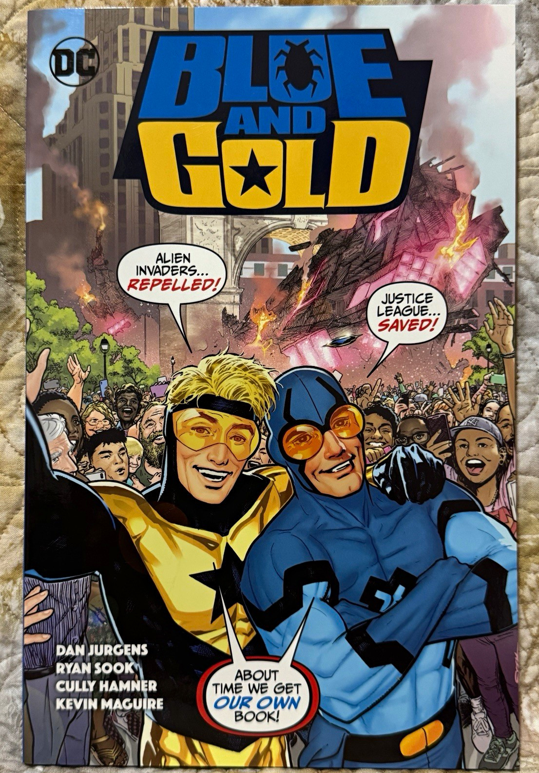DC Comics Blue & Gold TPB Graphic Novel Dan Jurgens Ryan Sook Booster Gold