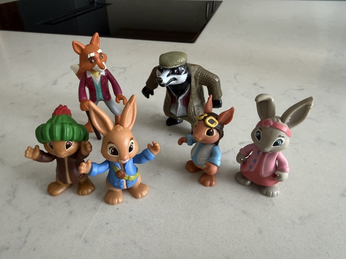 Cbeebies PETER RABBIT set di 6 personaggi giocattolo include rari Mr Todd & Tommy Brock