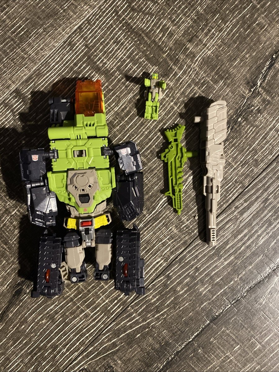 Transformers Generations Titans Return HARDHEAD con driver Furos