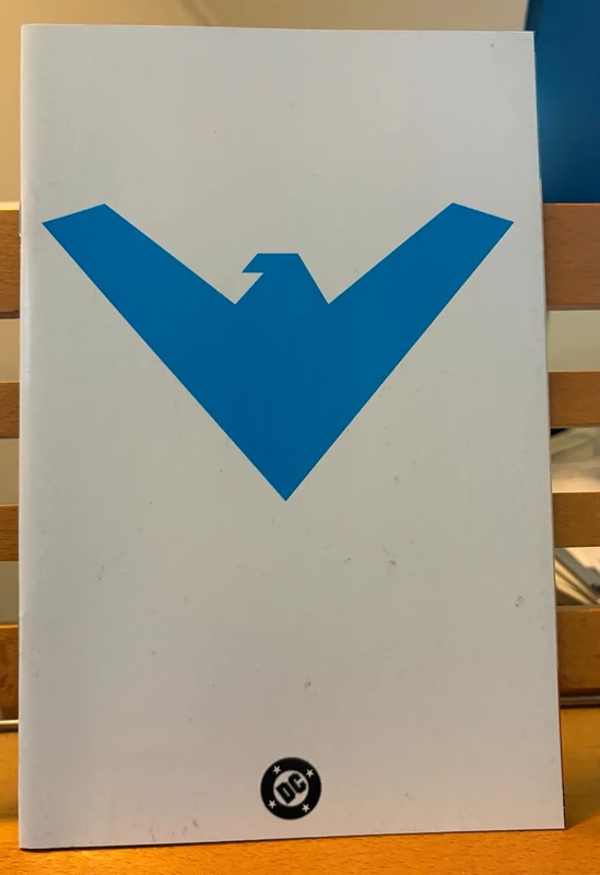 Nightwing (2016) #136 Symbol variant (DC Comics)