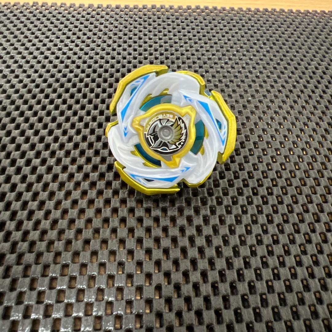 TAKARA TOMY Beyblade X Valkyrie Bolt S4-70V Lock Chip Blade Assist Blade Ratchet