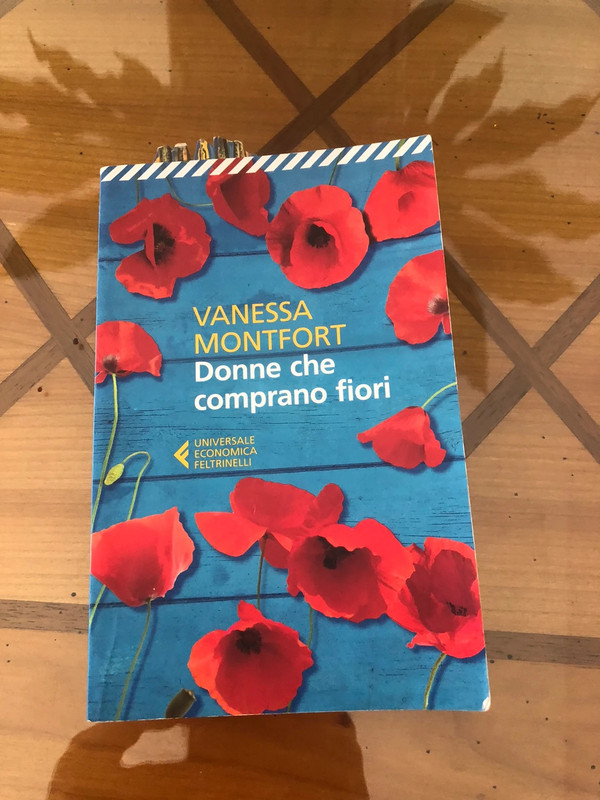 Libro Donne che comprano fiori