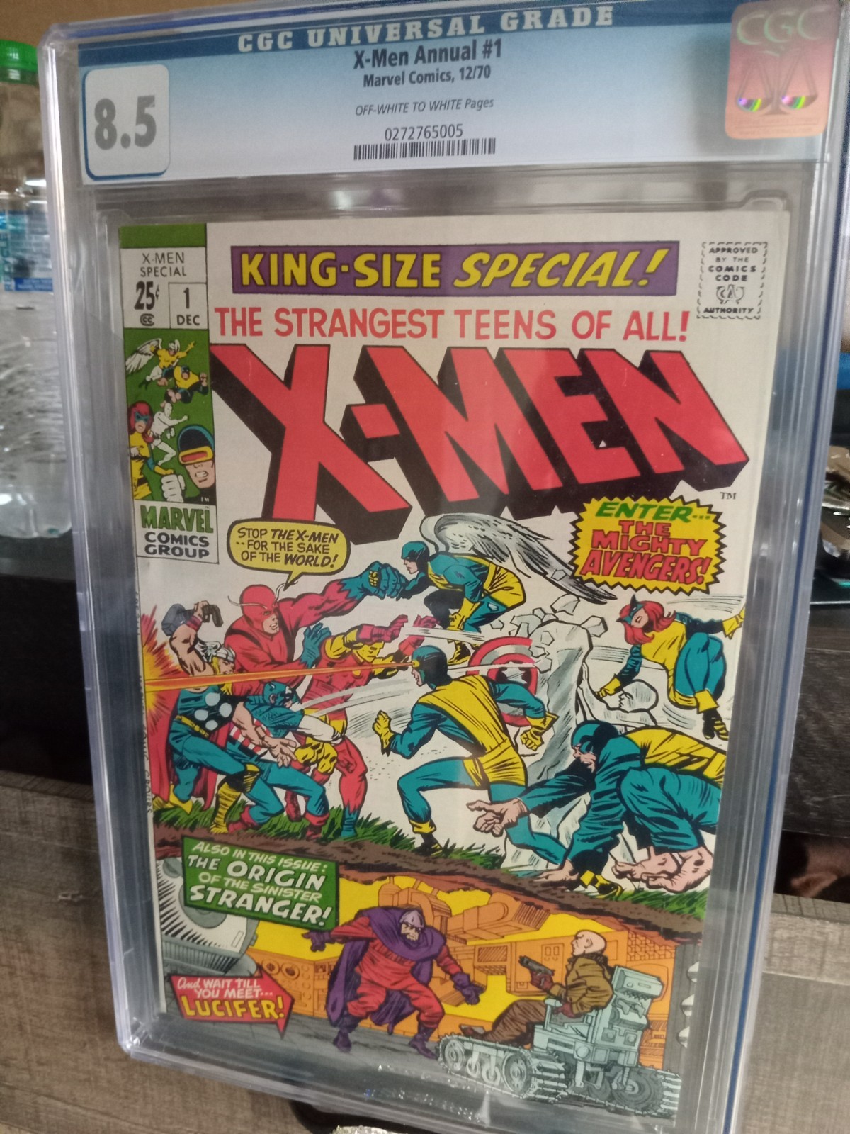 X-Men Annual #1 KING SIZE CGC 8.5 Very Fine+ vs. the Avengers; KEY prima annuale