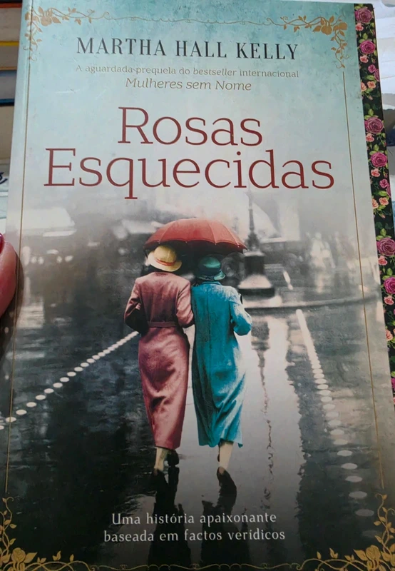 Livro " Rosas Esquecidas"