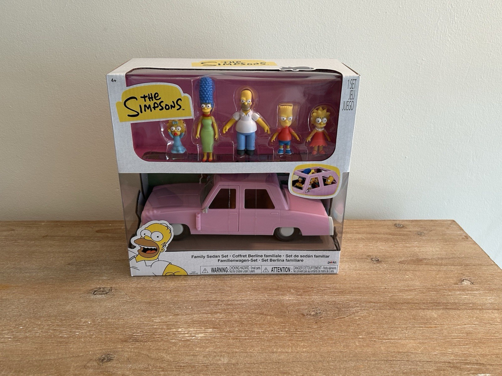 Berlina famiglia Simpsons Jakks con figure Homer, Bart, Marge, Lisa e Maggie