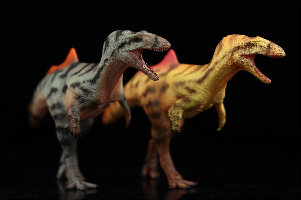 HAOLONGGOOD 1/35 Concavenator Figure Adult  Dinosaur Animal Model Gift