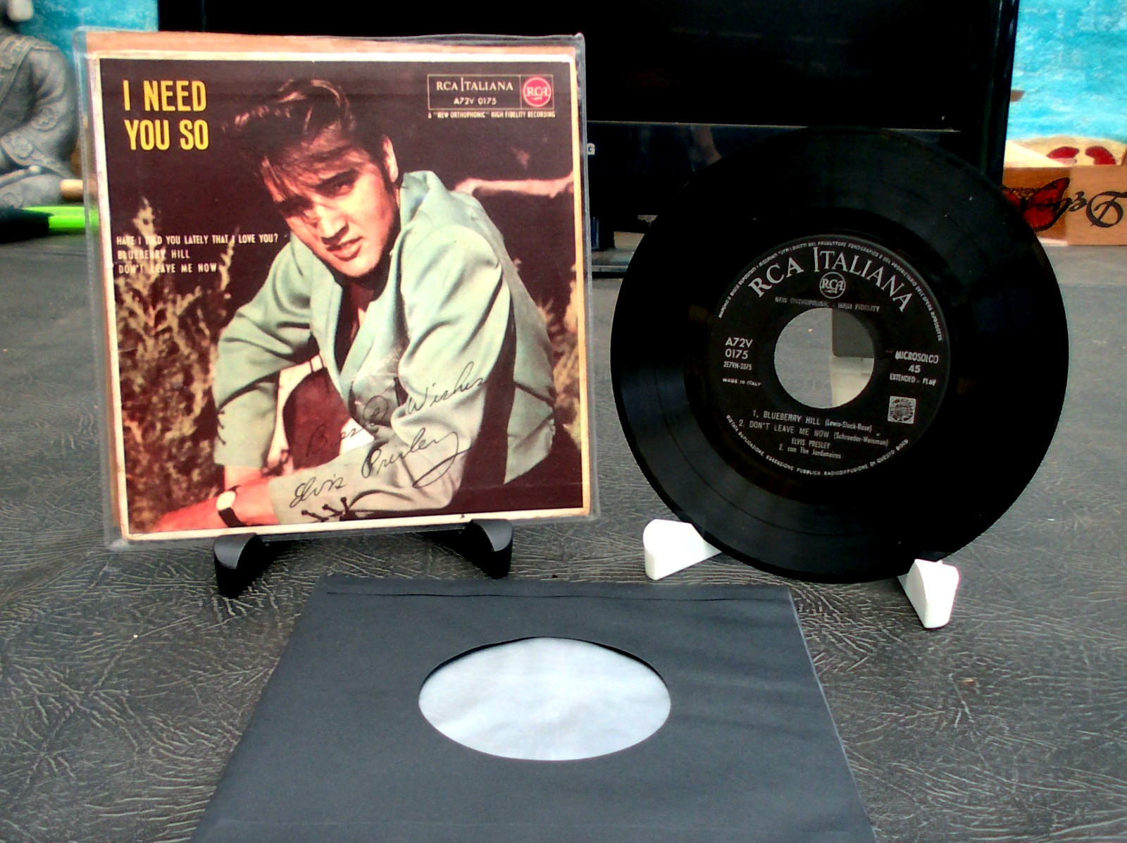 1 x  Italian 1957 EPA Elvis Presley I Need You So RCA Italiana A72V  0175