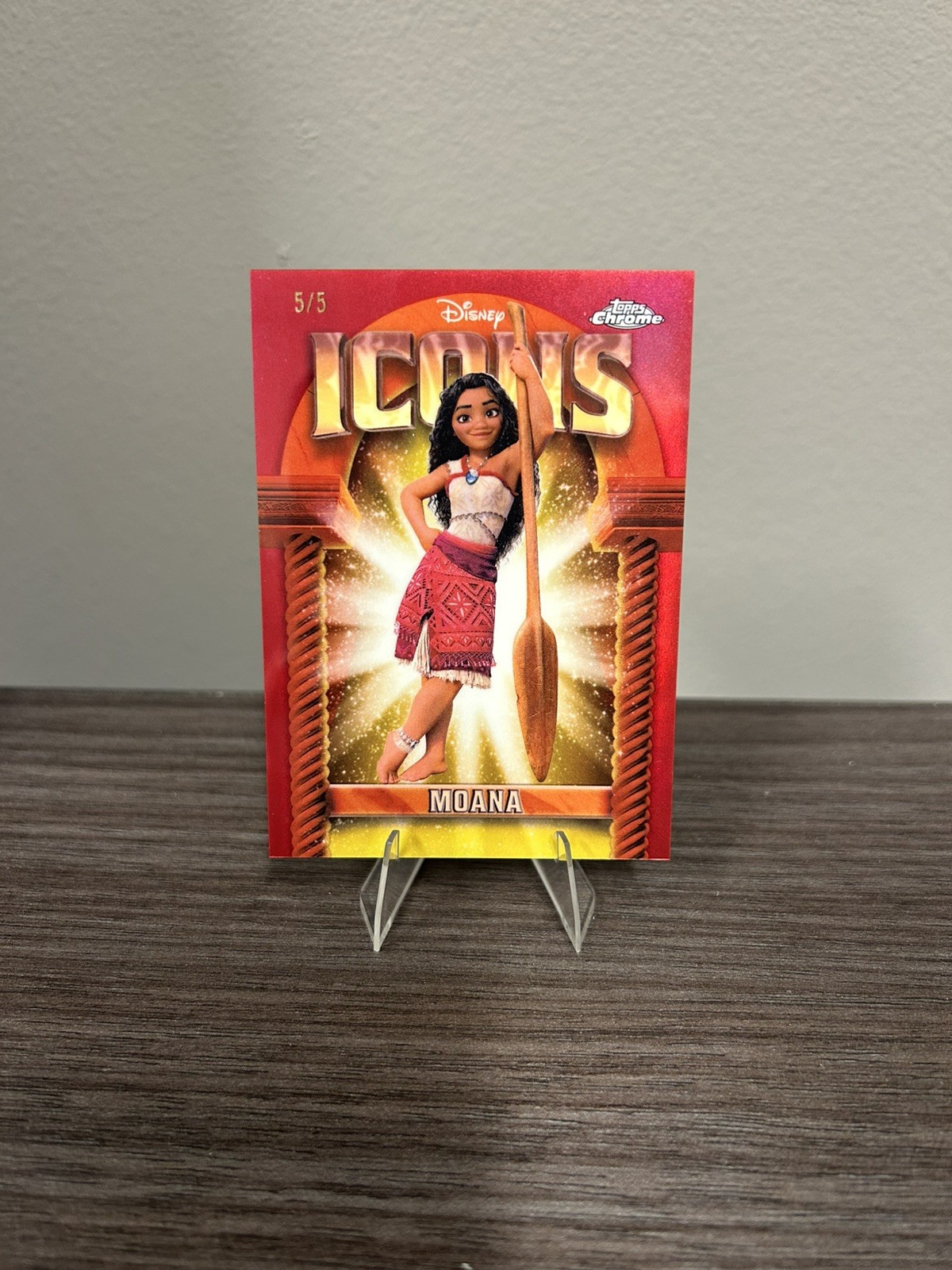 2025 Topps Chrome Disney Red 5/5 - Inserto icone MOANA #DI-22 🌺🏝️🌊 Fermalibro!