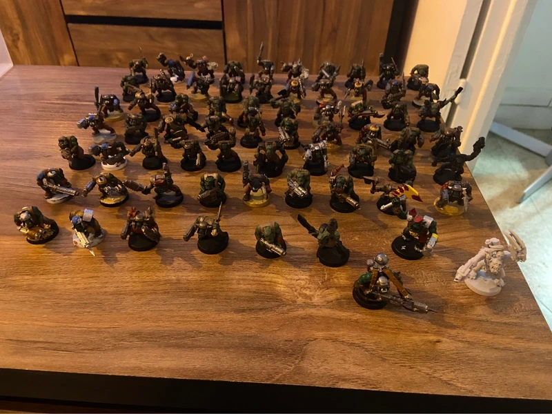 Grand lot de 68 figurines plastique Warhammer