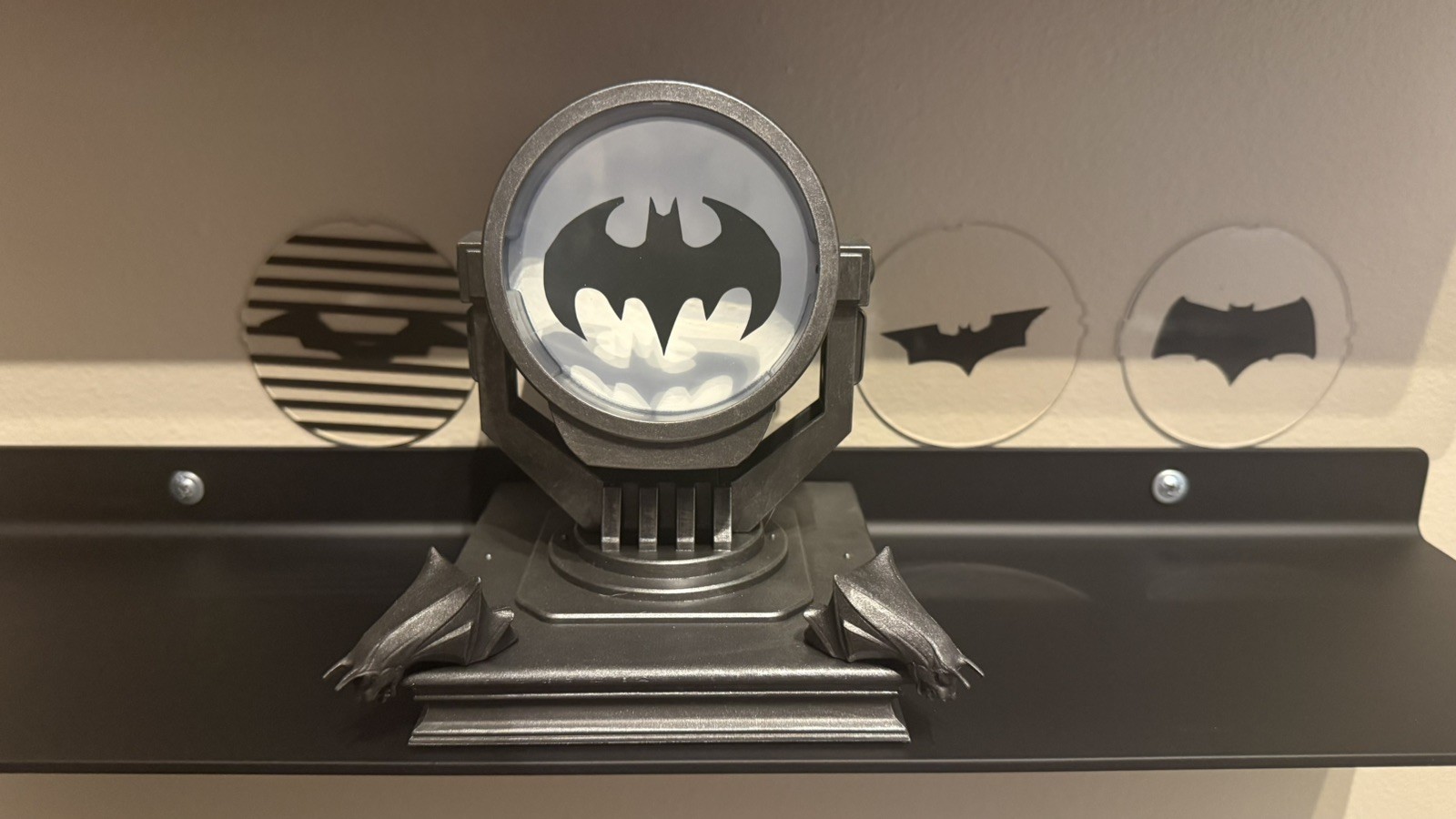 McFarlane Batman Bat Signal di Ultimate Edition confezione da 6 con accessori