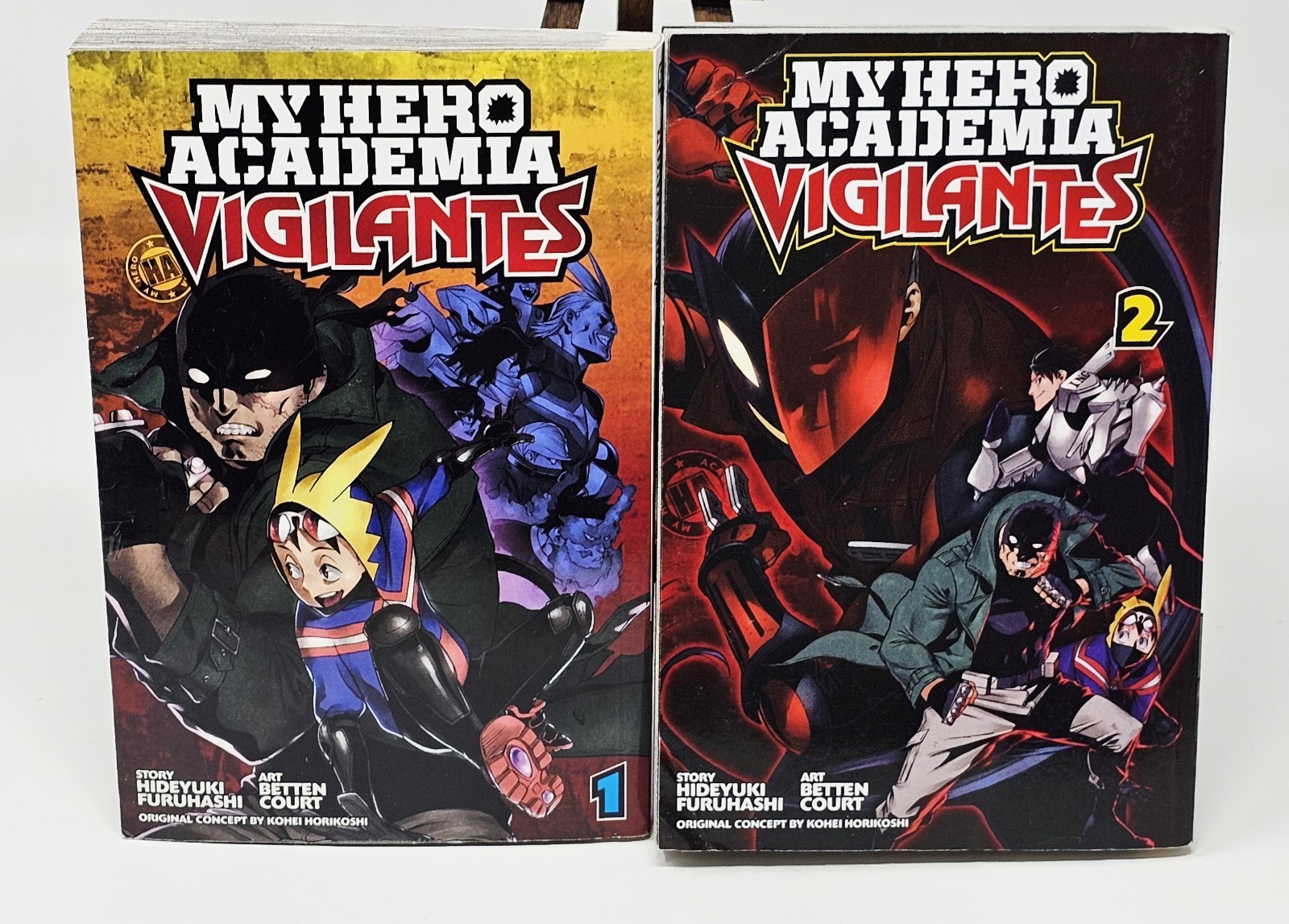 My Hero Academia Vigilantes Vol. 1 & 2 di Hideyuki Furuhashi brossura inglese