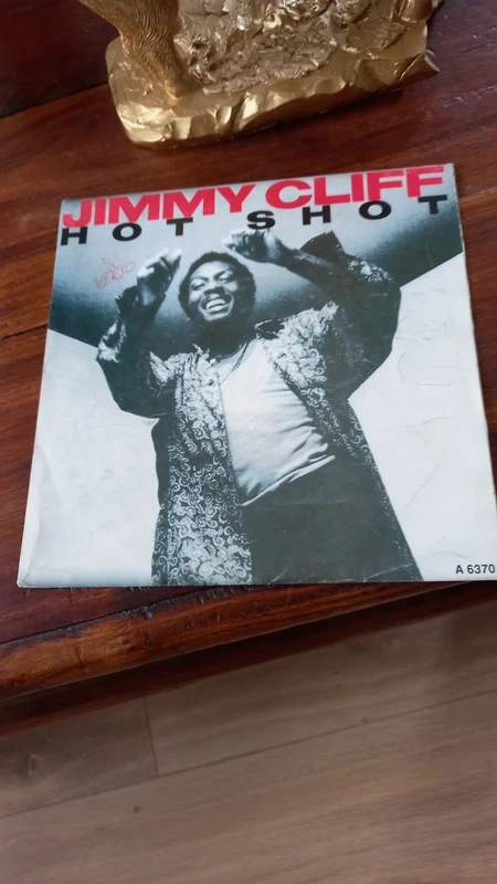 Vinyl (45t) jimmy cliff "hot shot"