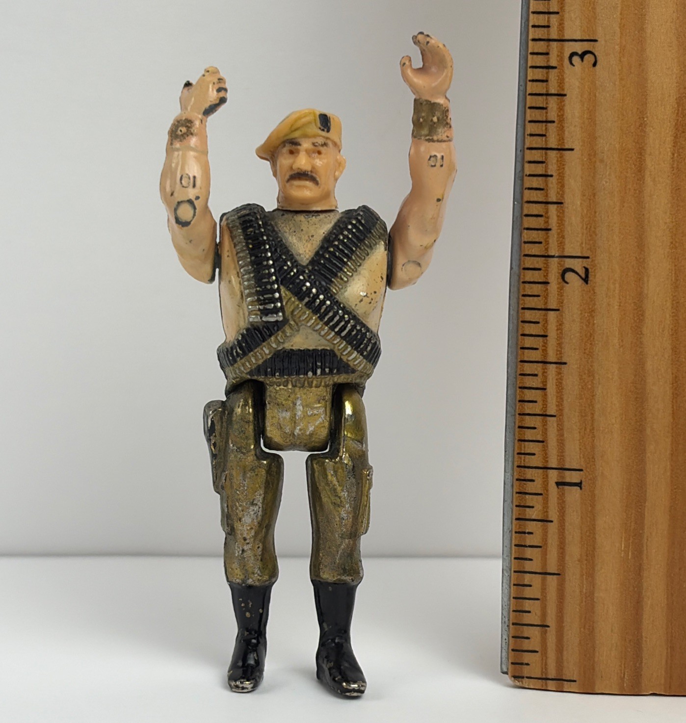 TURK STRONGMAN EAGLE FORCE vintage pressofuso action figure baffi munizioni pantaloni oro