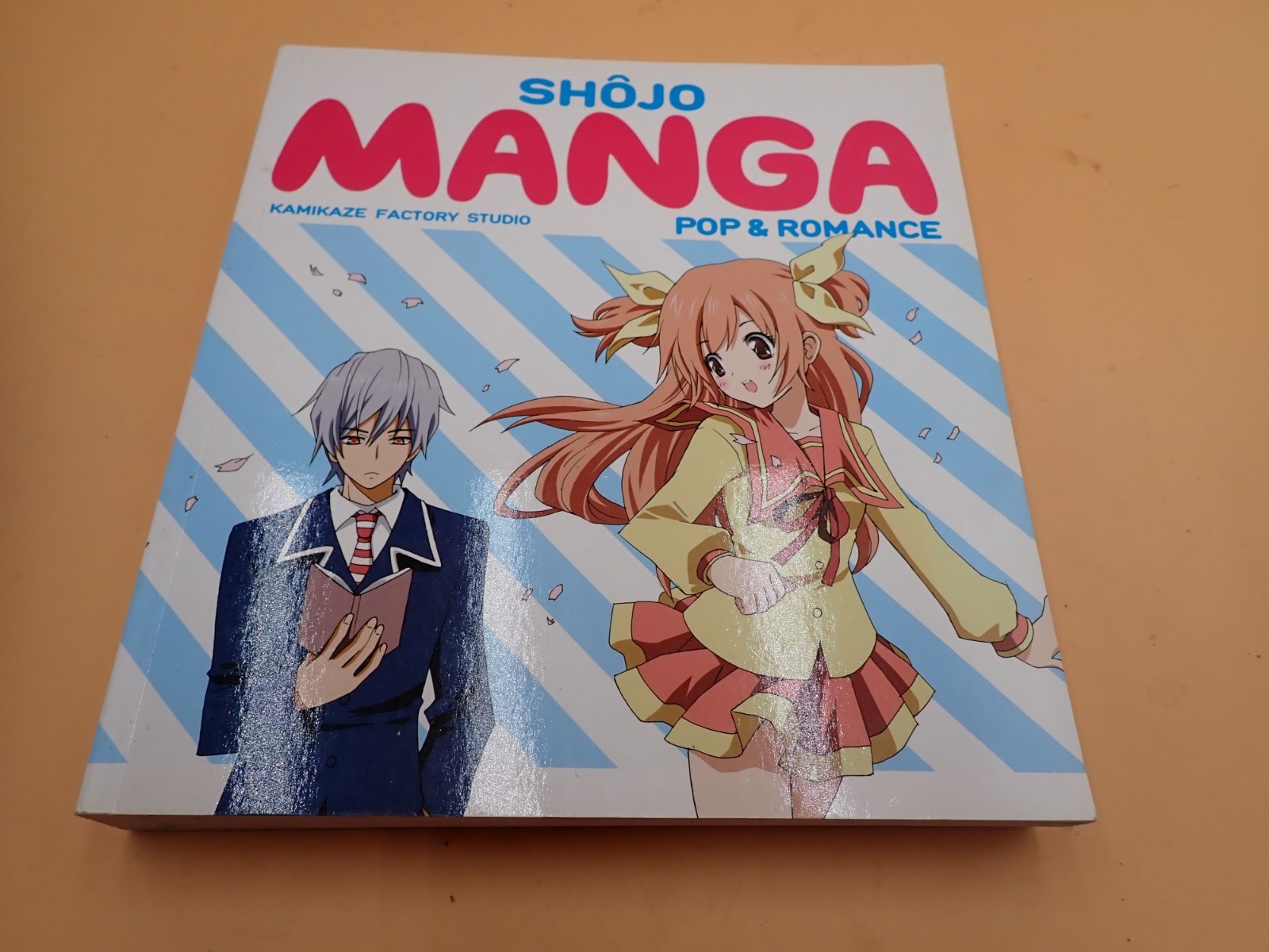 Shojo Manga: Pop & Romance di Kamikaze Factory Studio Anime Art libro da disegno
