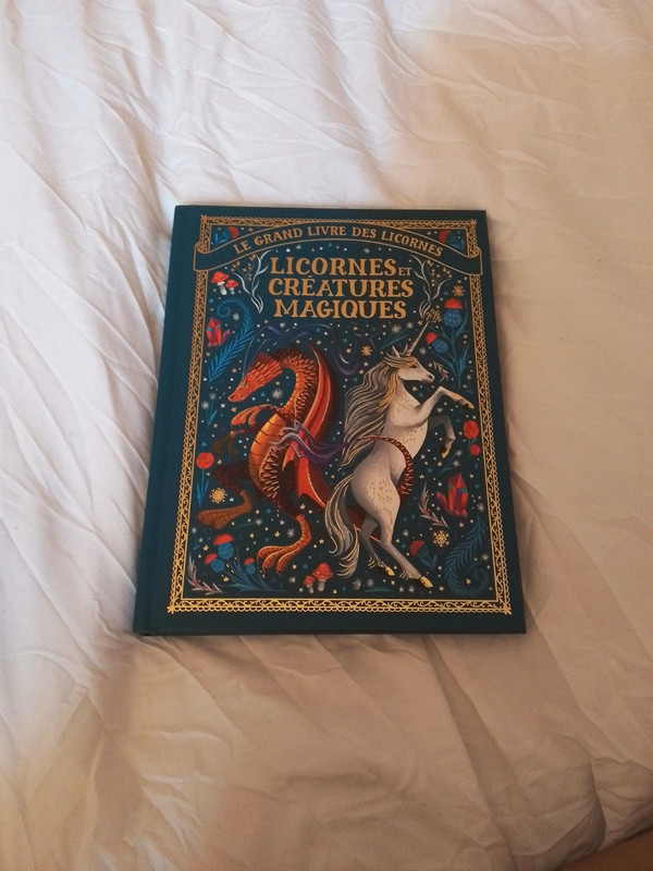 Livre<<Le grand livre de licornes>>