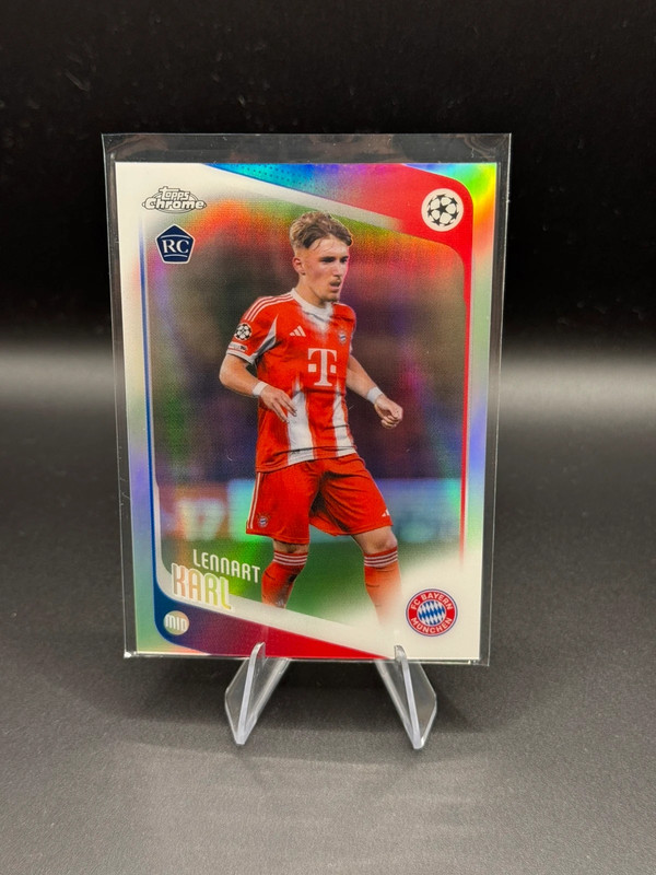 Lennart Karl RC Refractor | 2025/26 Topps Chrome UCC | Bayern Munich