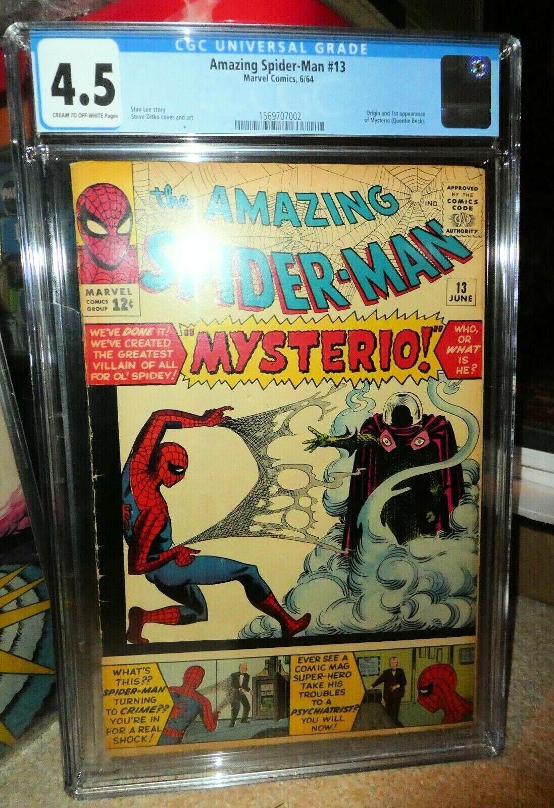4.5 CGC spiderman 13 1st appearance of mysterio  Case in undamaged condition