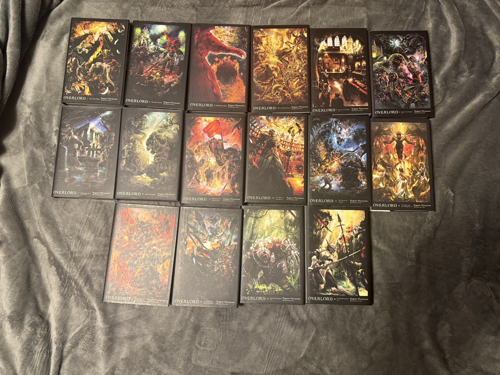 Overlord Vols 1-16 (light novel, copertina rigida, leggere una volta)
