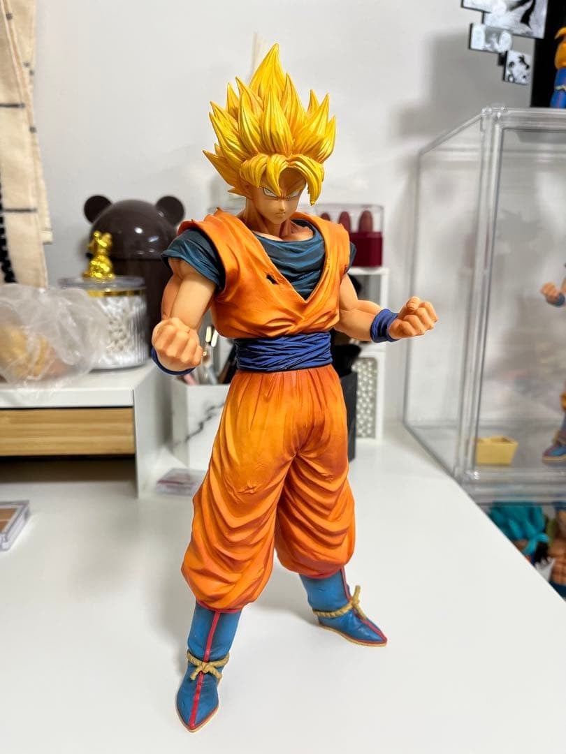 Dragon Ball Grandista Super Saiyan Son Goku Figura (con base)
