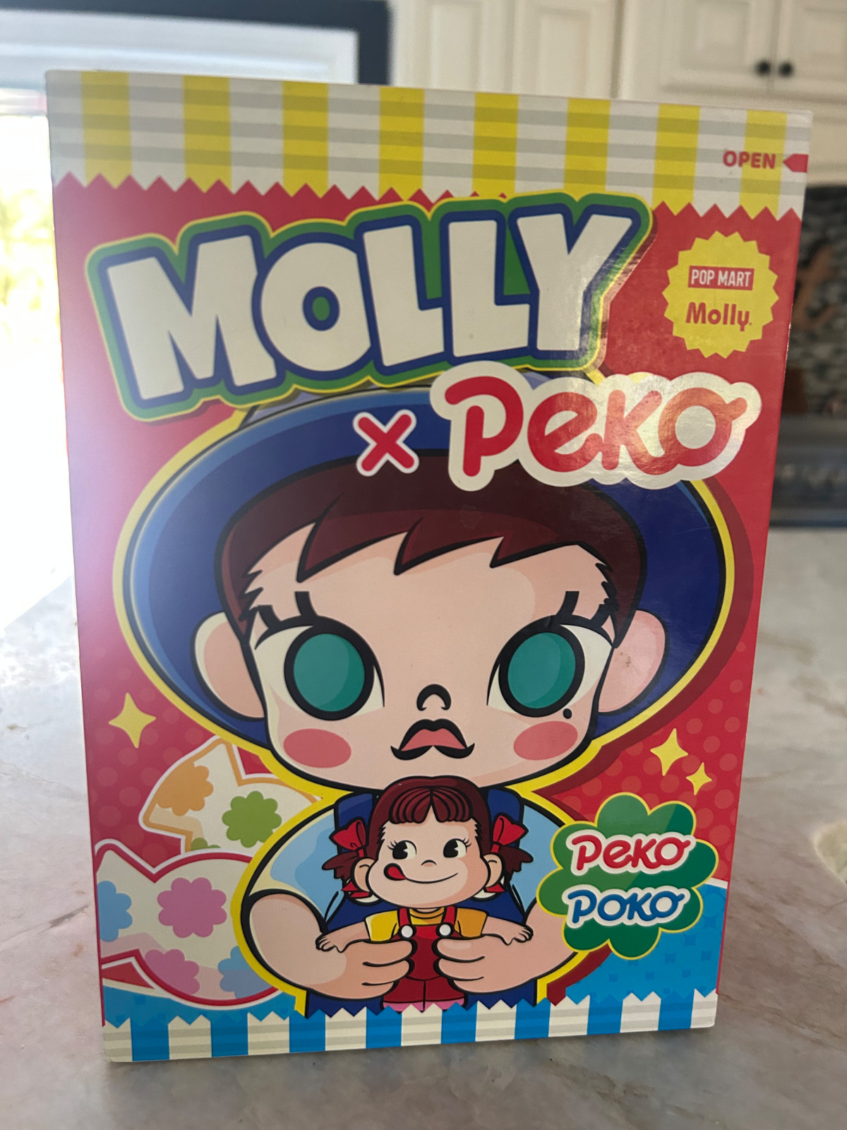 Popmart Molly x Peko 1/8 figure