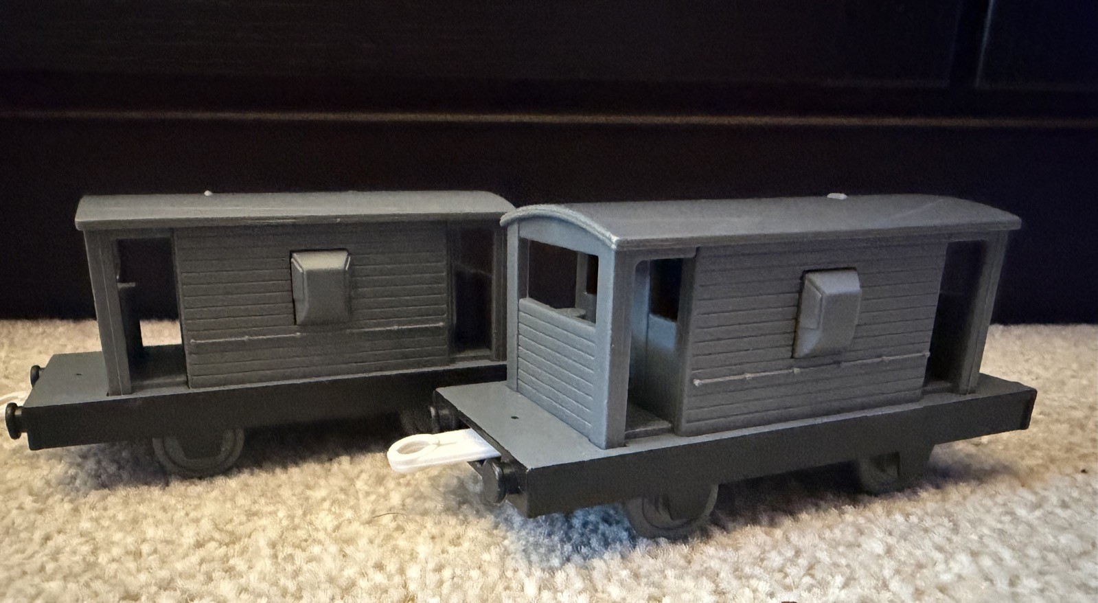 2x Furgoni Freno Grigio Tomy Plarail Thomas Serbatoio Motore Trackmaster