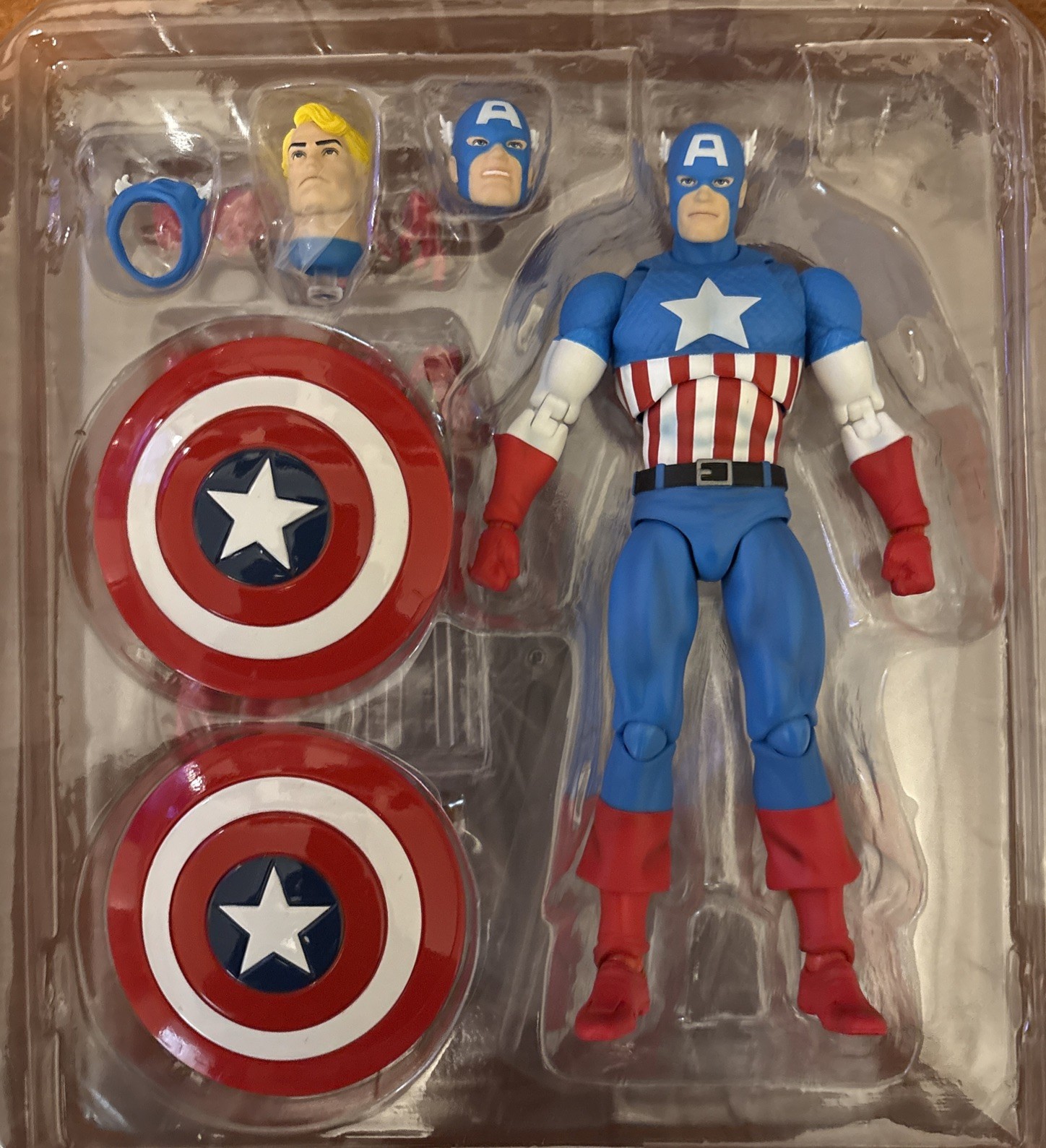 MAFEX No.217 Captain America Comic Ver. Action Figure MEDICOM TOY  
