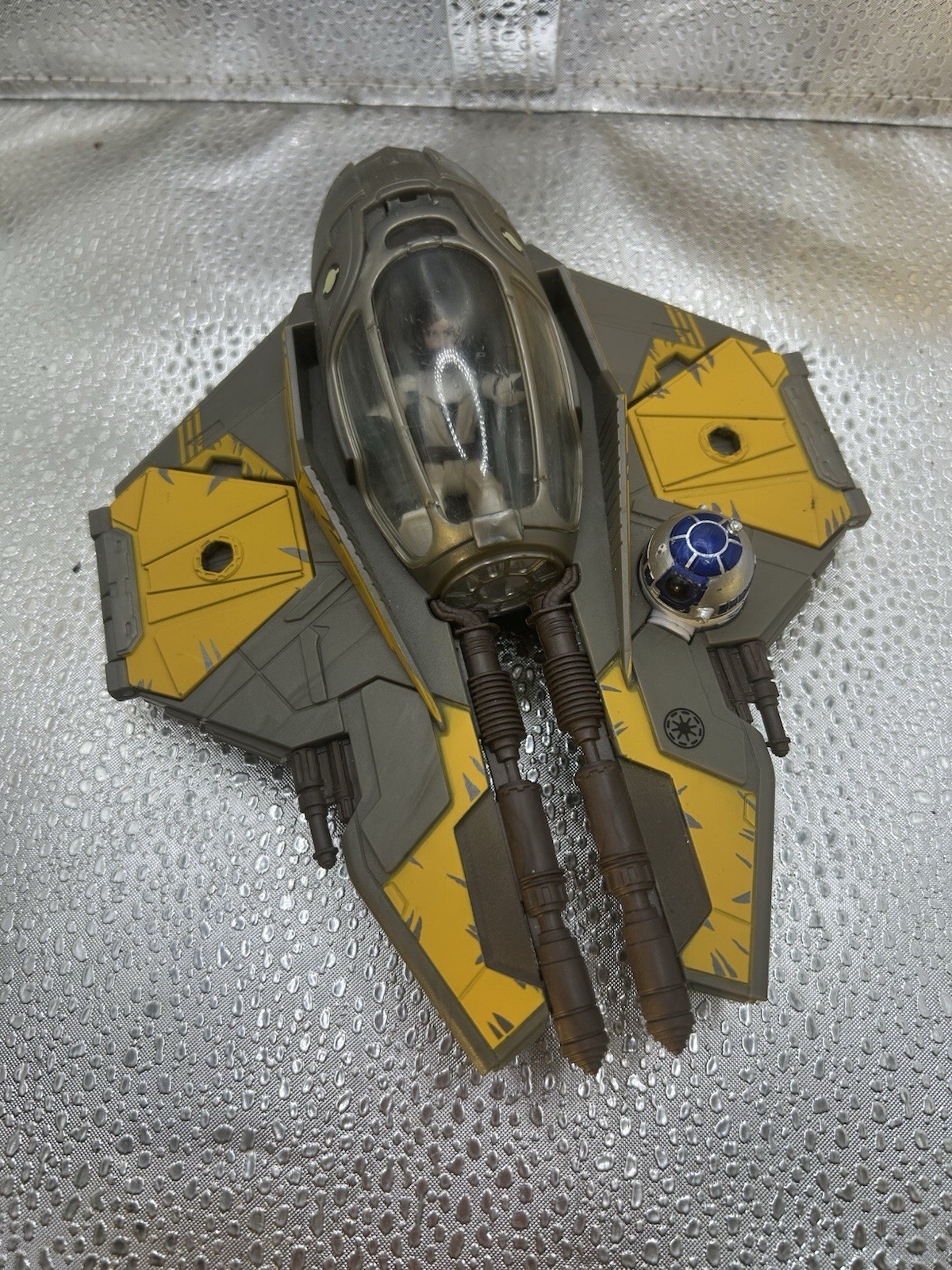 Hasbro Star Wars 2004 ROTS Anakin's Jedi STARFIGHTER Giallo/Grigio R2D2 COMPLETO