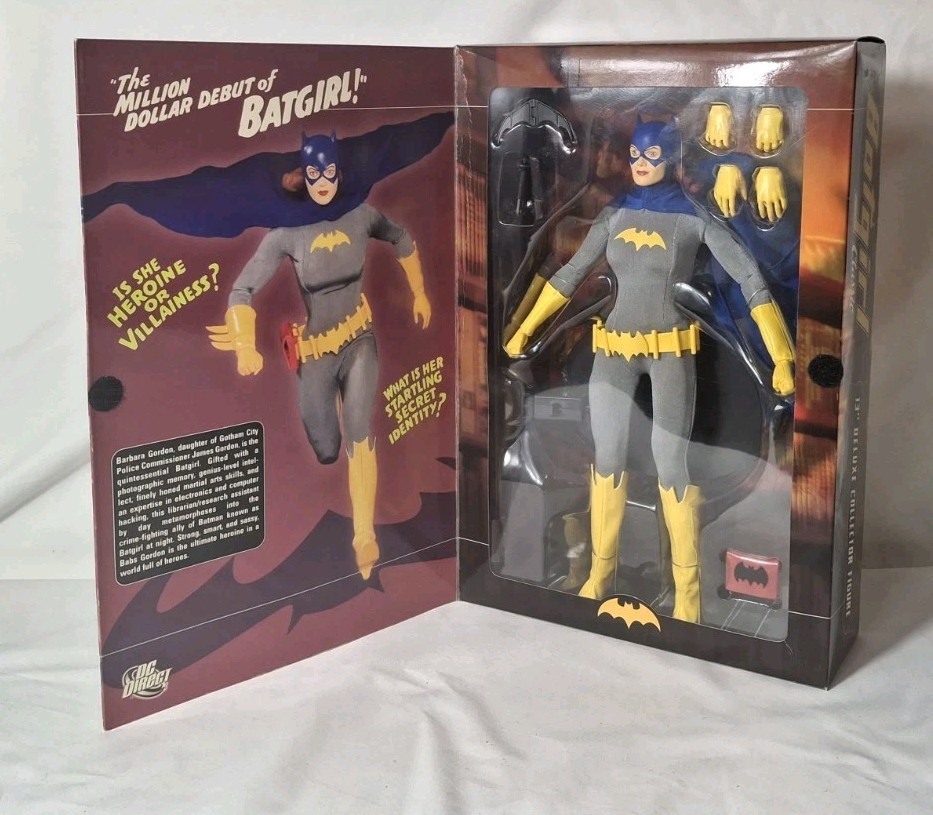 DC Comics Batgirl 13 Inch Deluxe Boxed Action Figure New 