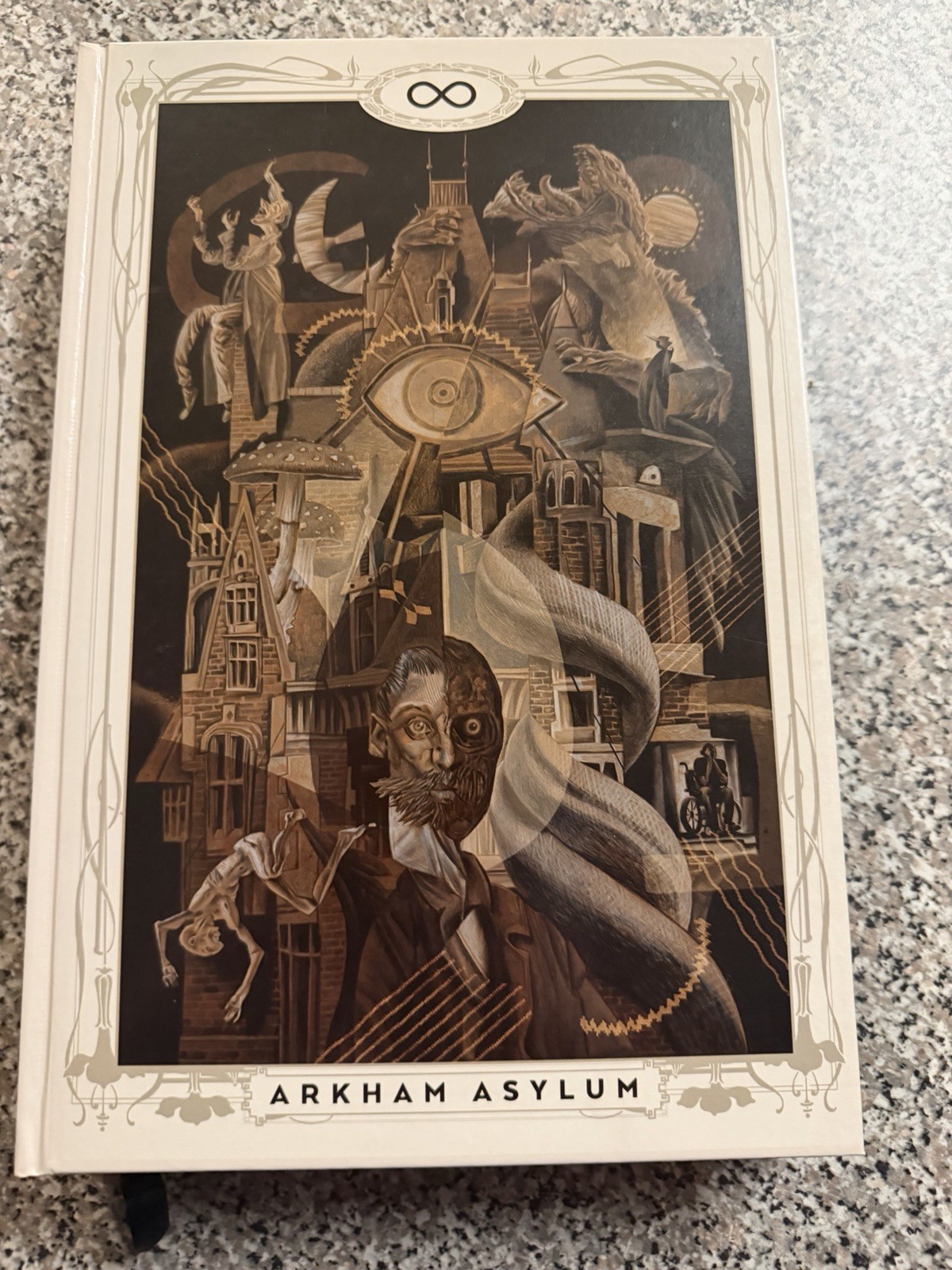 Absolute Batman Arkham Asylum - DC Comics 2024 Grant Morrison, Dave McKean 