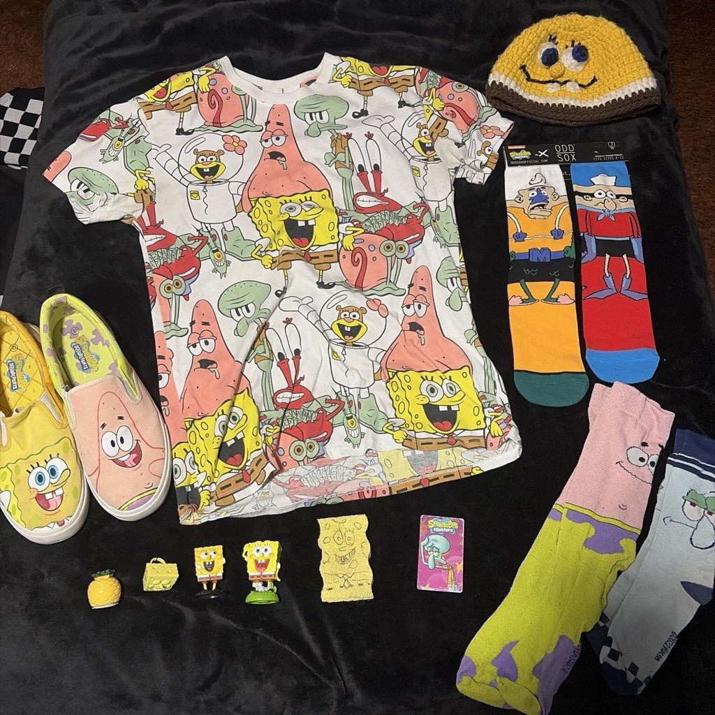 Nickelodeon SpongeBob SquarePants Apparel and Collectibles Bundle