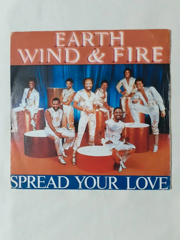 Earth, Wind & Fire - Spread your love