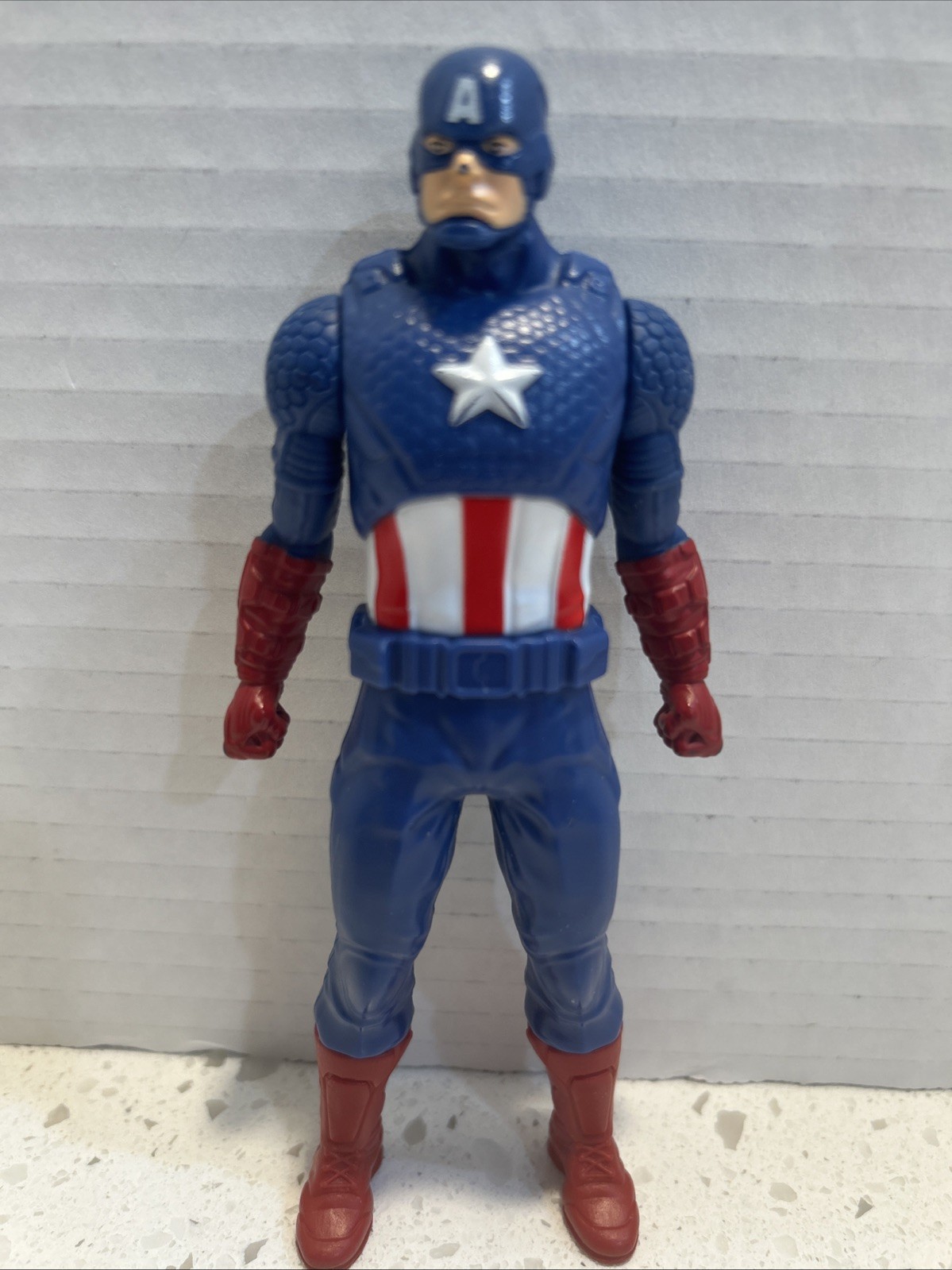 Marvel Captain America Modellino 6" Hasbro 2015 senza scudo LEGGI