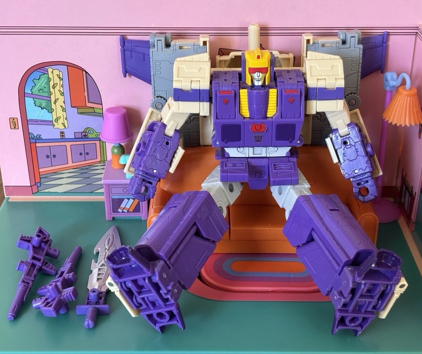 Transformers Dramatic Capture Series Triple Takeover Leader Blitzwing COMPLETO