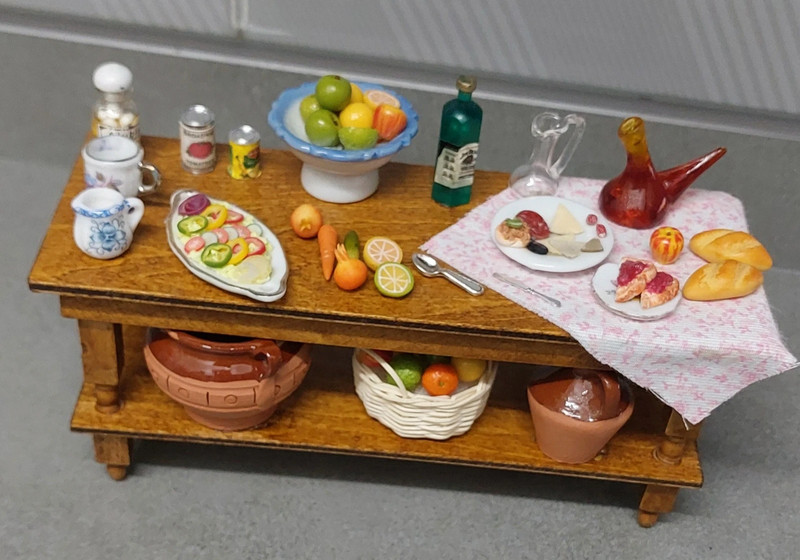 Casa de muñecas mesa cocina miniatura