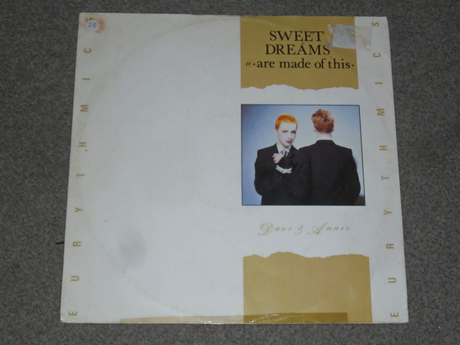 Eurythmics – Sweet Dreams (Are Made Of This)   1983