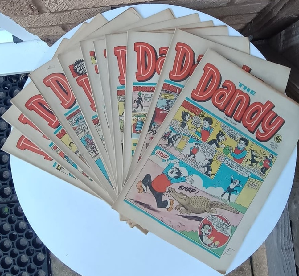 The Dandy Comic Bundle – 13 Issues (1976–1977) – Vintage – Mixed Dates – Collect