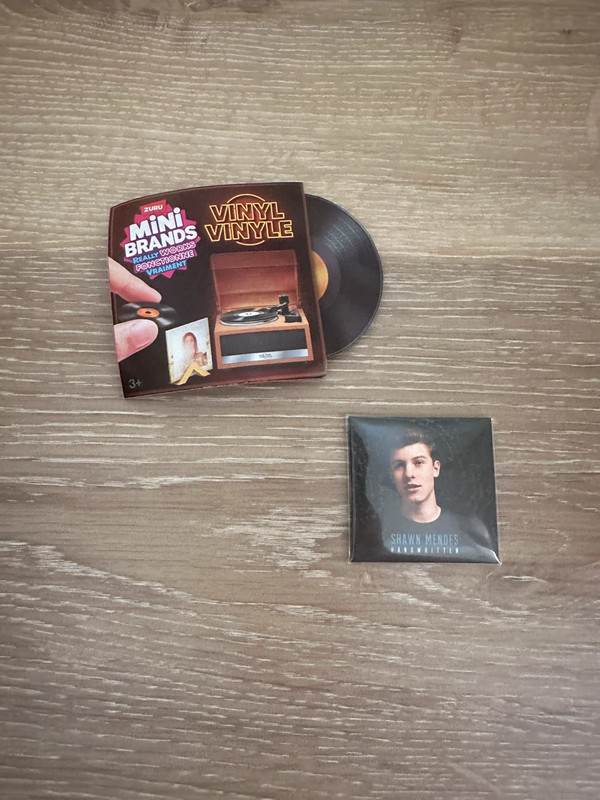 Neu und ungeöffnet Zuru Mini Brands Vinyls A Little Too Much von Shawn Mendes