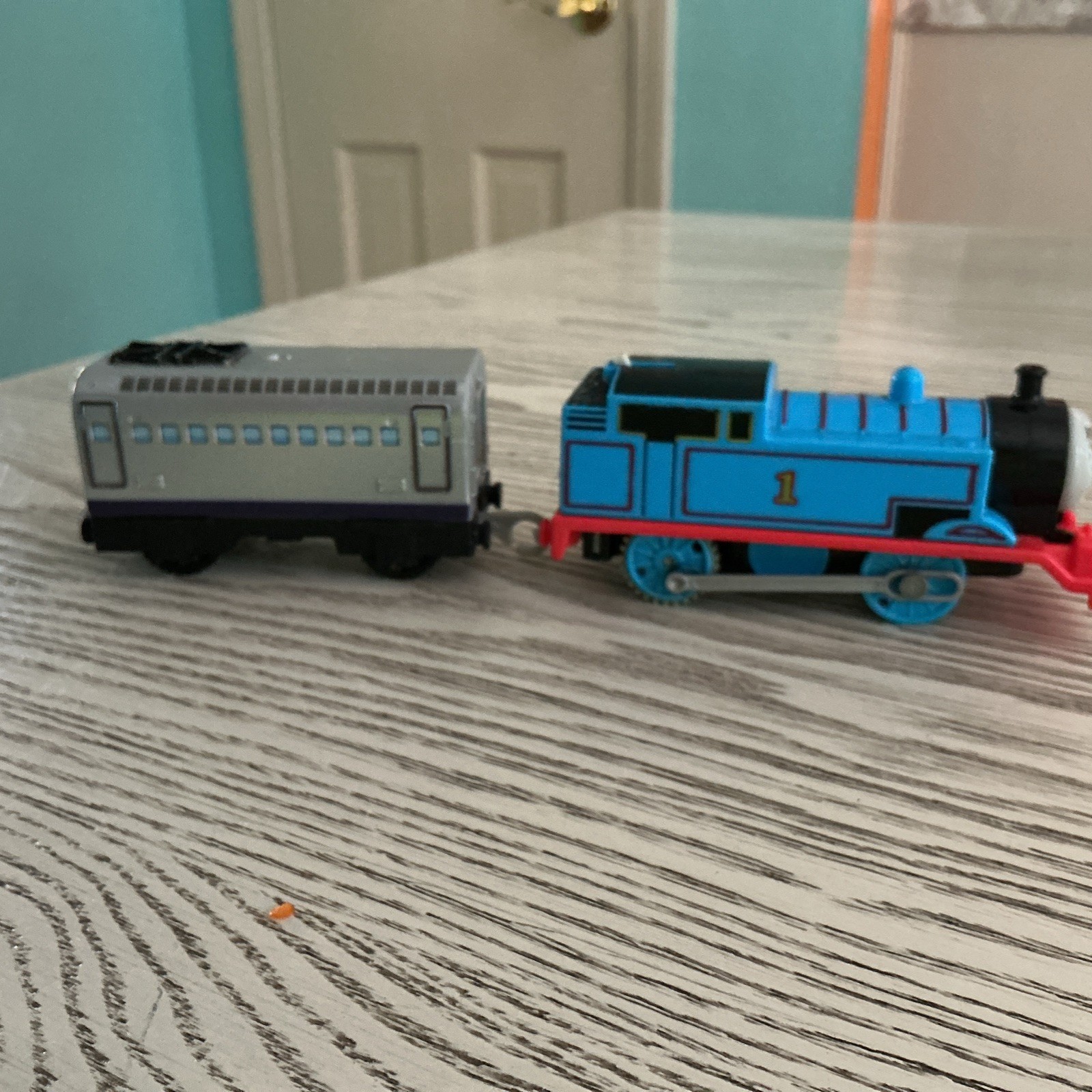 Mattel Thomas Limited 2013 motorizzata con autovettura 2019, , testata funzionante