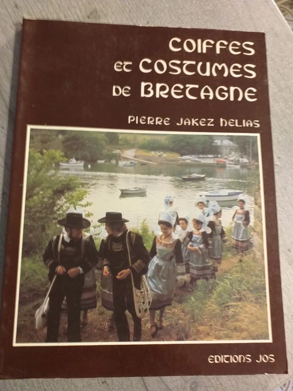 Livre Coiffes et costumes de Bretagne pr Pierre Jakez Helias