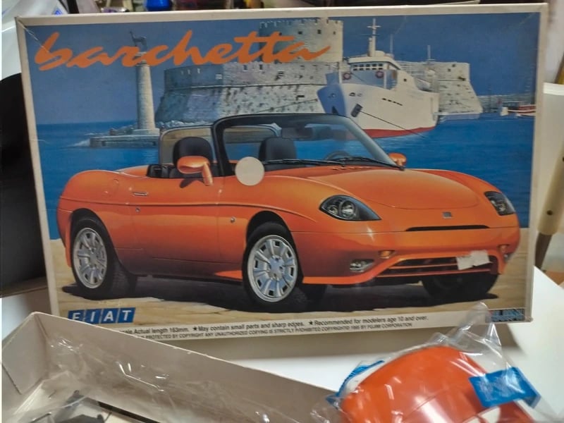 Fiat barchetta modello in scatola di montaggio nuova