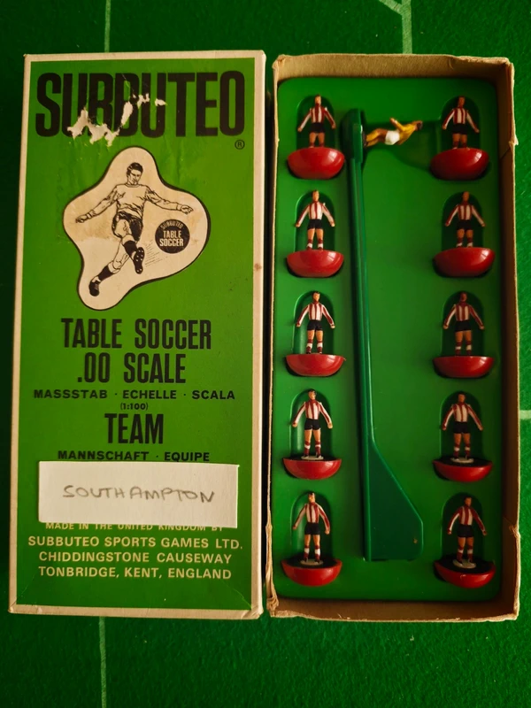 Subbuteo LW Zombie Ref 9 Southampton / PSV