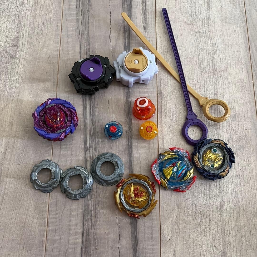 Lotto di più pezzi Beyblade Burst Layer Set da collezione