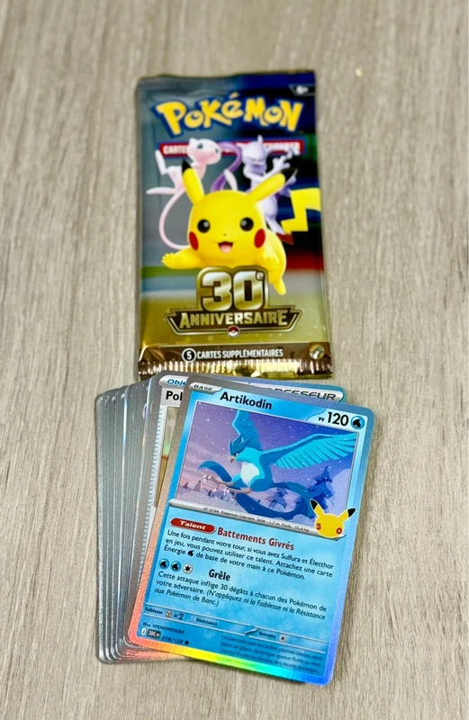 Pokémon lot de 25 cartes aléatoire 30 Anniversaire Celebration 30 ans TCG FR