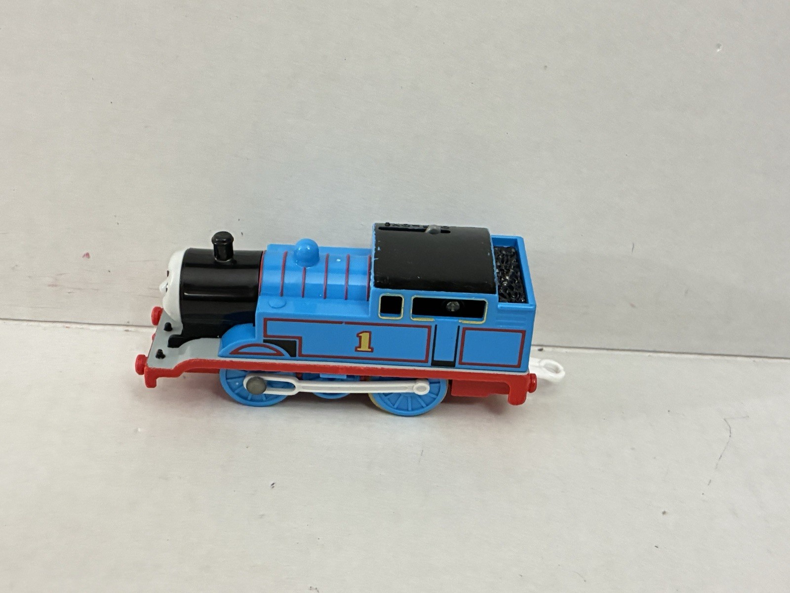 Locomotiva Tomy Thomas Plarail Thomas con tavola da corsa bianca