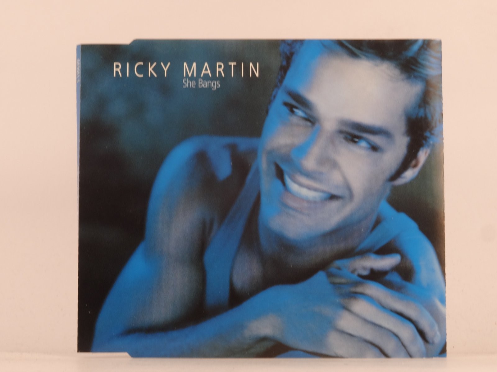 RICKY MARTIN SHE BANGS (G89) 3 Track CD Single plus Picture Sleeve COLUMBIA
