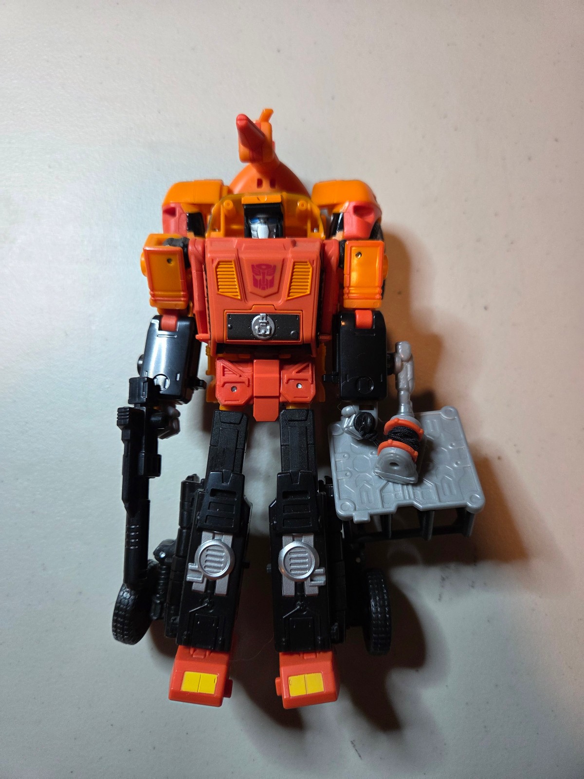 Transformers Generations Legacy United Leader G1 Triple Changer Tempesta di sabbia