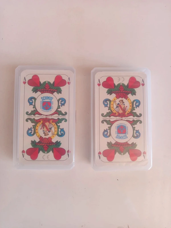Carte nuove sigillate