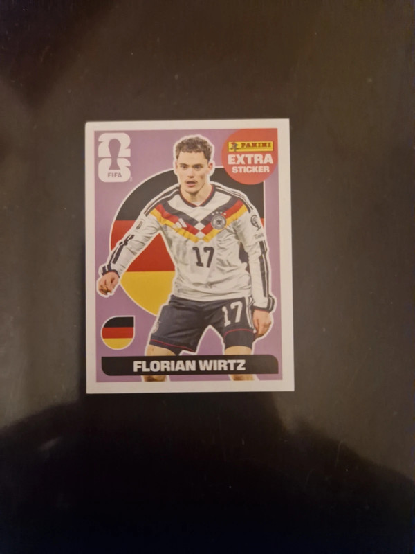 Extra sticker paars florian wirtz