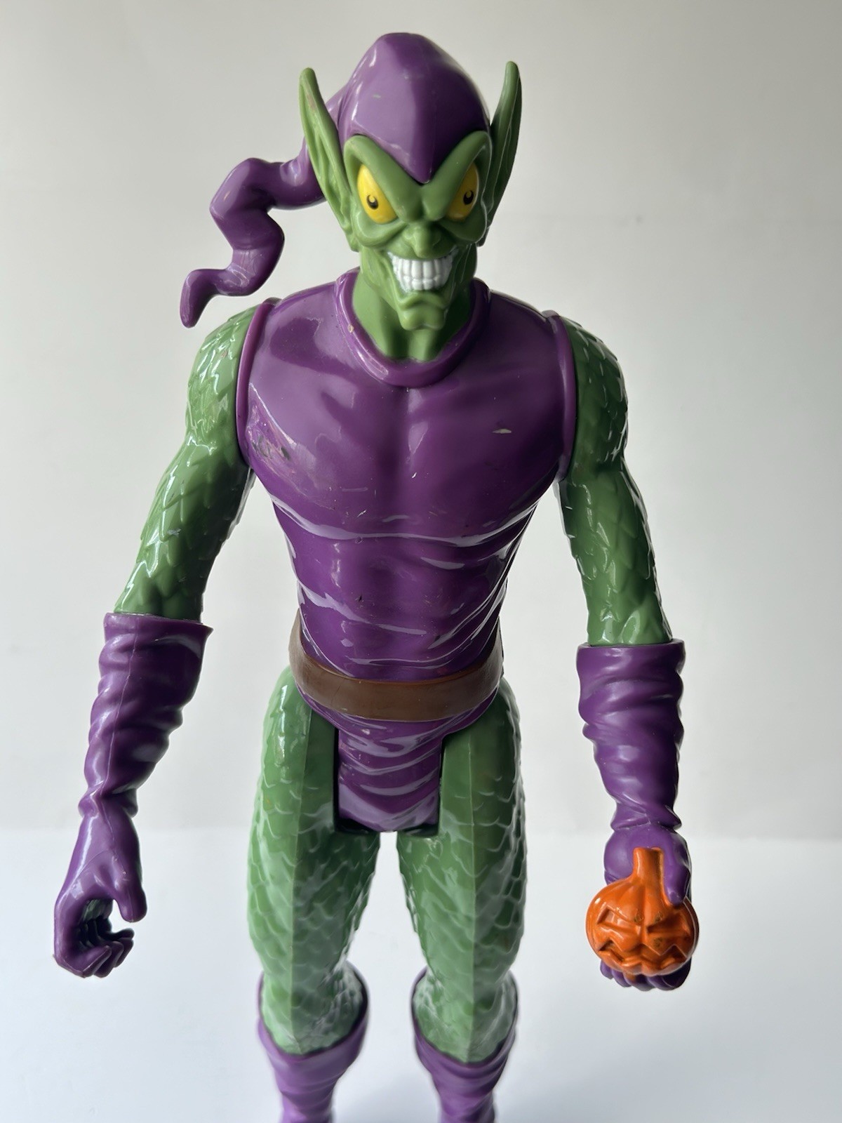 2014 Hasbro The Green Goblin Action Figure 12 Inches Tall Holding Pumpkin